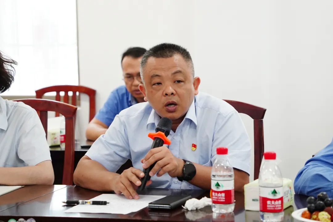 博天堂召开“七一”座谈会11.jpg